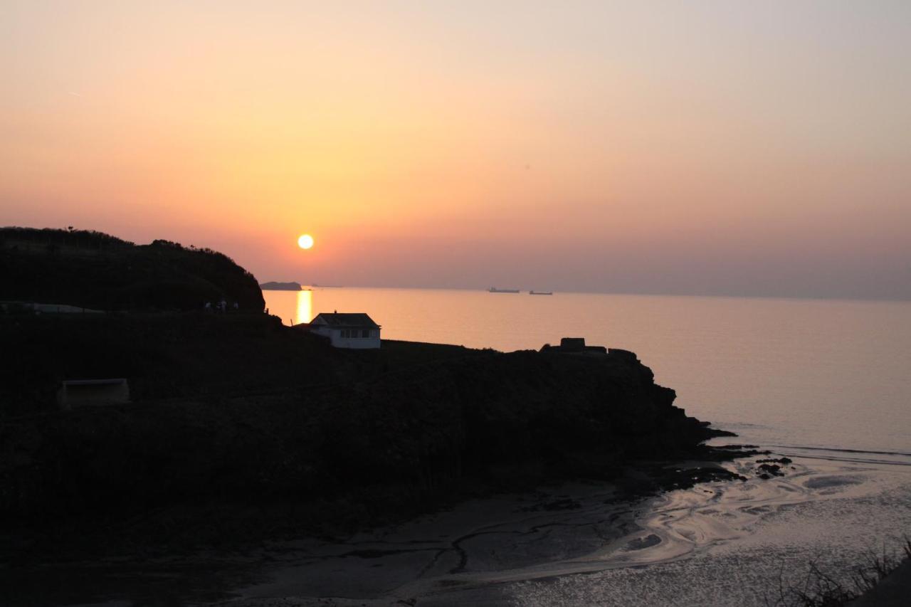 Pendyffryn Manor Bed & Breakfast Little Haven Buitenkant foto
